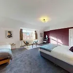 No.10 Seaside Apartment - 1St & 2Nd Floor