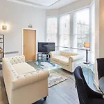 Host & Stay - Three Bays