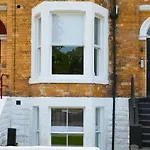 The Hideaway @ Empire 39, Town Centre Location, Close To Train Station- Yorkshire Coast Holiday Lets.