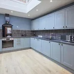 Host & Stay - Castle View
