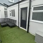 House Located Centrally For Up To 8 Guests