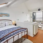Host & Stay - The Hideaway