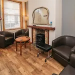 Tinsley Cottage