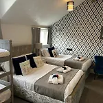 Rooms At 153 Room Only