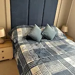 8 Birth Lodge On Cayton Bay Holiday Park