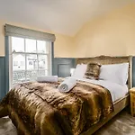 Isabella\'S Beach House Scarborough - 4 Bedroom