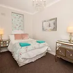 Sandpiper - Cosy Apartment In The Heart Of The Old Town