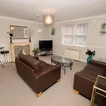Cormorant - Beautiful 2 Bed Apartment With Sea Views Old Town
