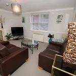 Cormorant - Beautiful 2 Bed Apartment With Sea Views Old Town
