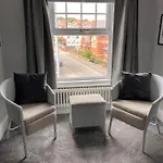 Vere House, Apartment 2, Spacious & Great Location
