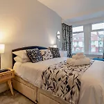 5 Bed In Scarborough 93438