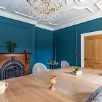 Killerby Old Hall With Hot Tub And Swimming Pool