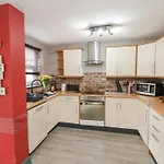 32 Ashville Avenue