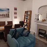 21 Prince Of Wales Terrace - 2 Bed Ground Floor Flat