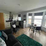 Superb 2 Bedroom Sea View Flat