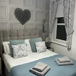 Rooms At 153 Room Only