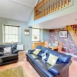 Vintage Holiday Home In Hackness Yorkshire With Garden