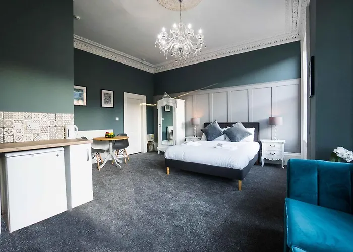 Westbourne Villas Suite 4