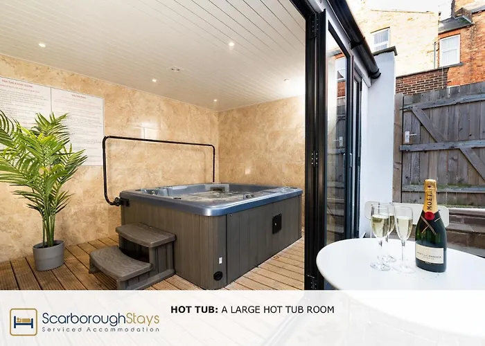 Scarborough Stays - Luxury Townhouse Ideal For Large Groups - Hot Tub