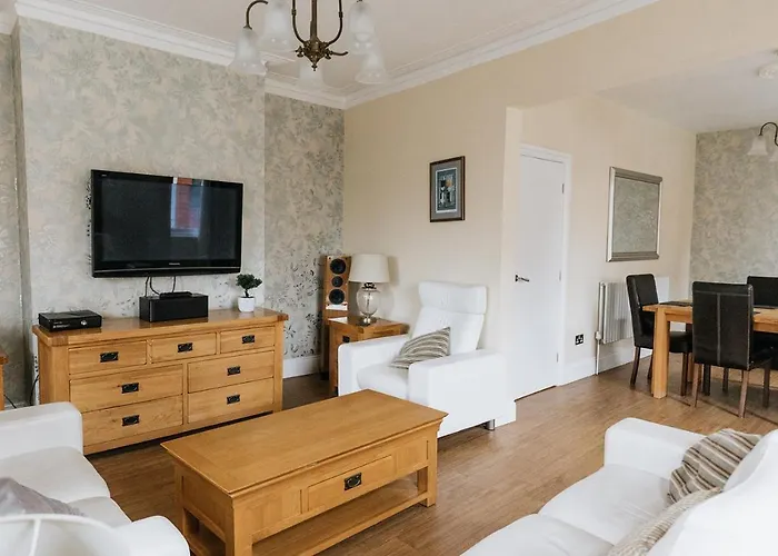 Barwick Apartment - Spacious 2 Bed Apartment With 2 Floors Located In Scarborough, Great For Family Trips!