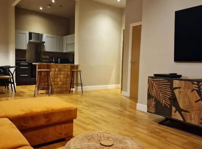 Town Centre Luxury Apartment