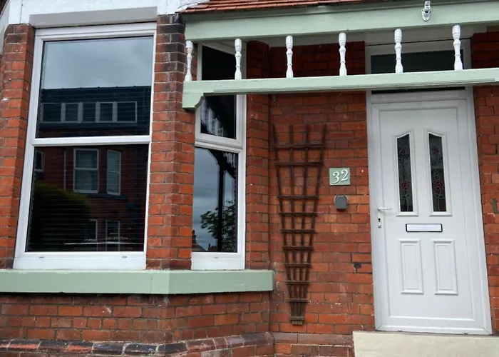 Pass The Keys Amazing, Newly Renovated 5Bedroom House Sleeps 10