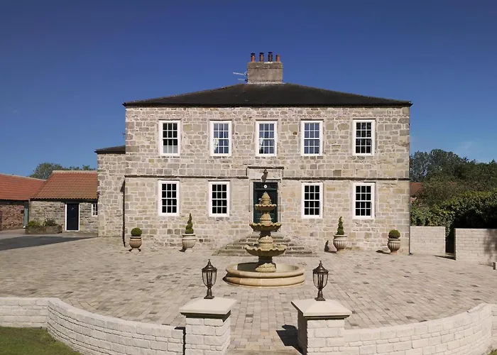 Killerby Old Hall With Hot Tub And Swimming Pool