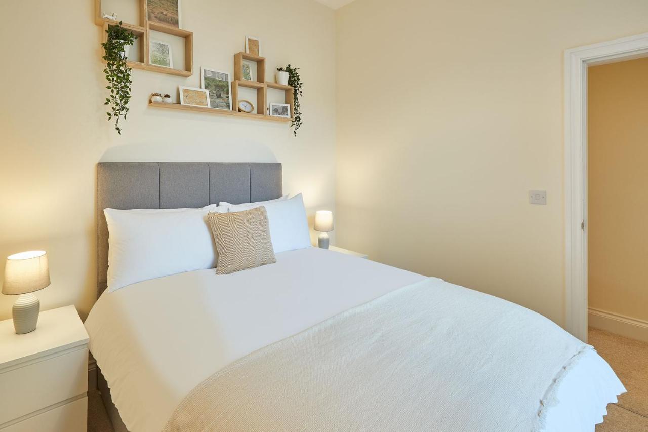 Apartment Host & - South Cliff