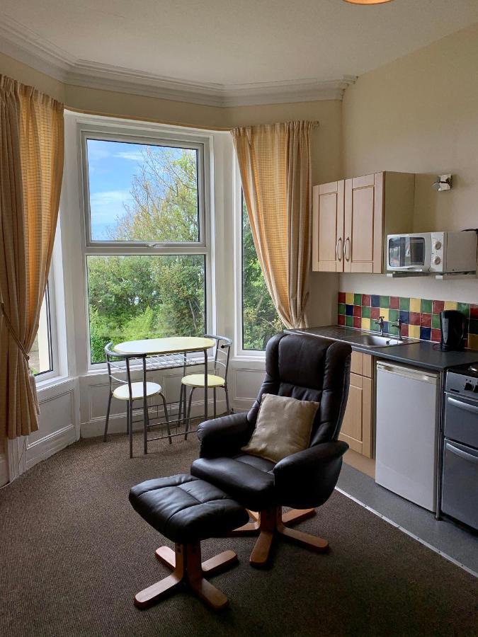 Brompton Flats Apartment