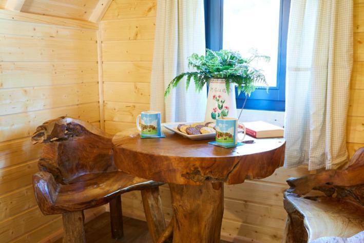 Pinewood Park - Tipis, Hot Tubs And Campsite 4*
