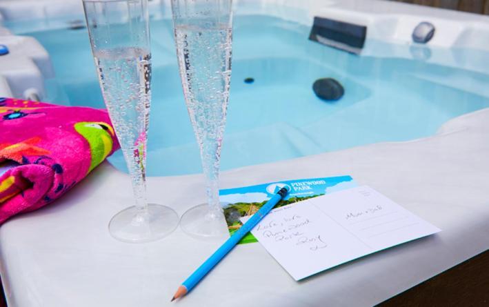Pinewood Park - Tipis, Hot Tubs And Campsite Scarborough