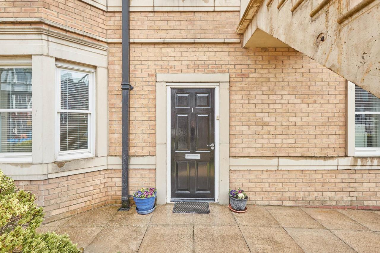 Host & - Royal Sands Apartment Scarborough