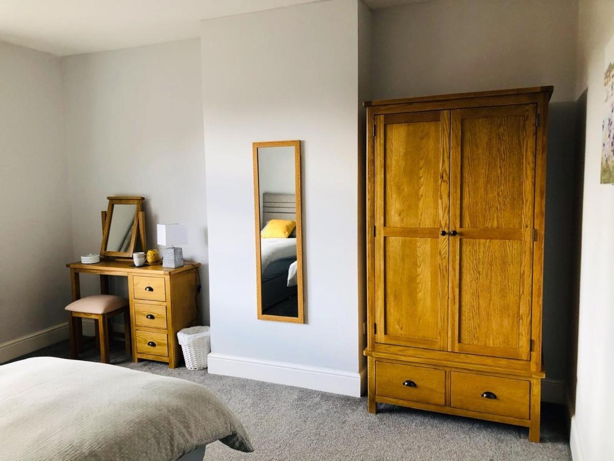 Acacia Breezes - Delightful Semi Holiday home *