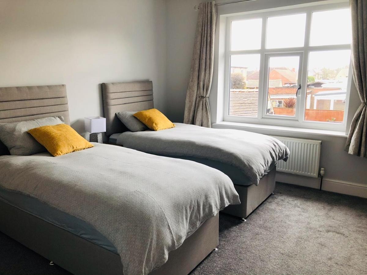 Acacia Breezes - Delightful Semi Holiday home Scarborough