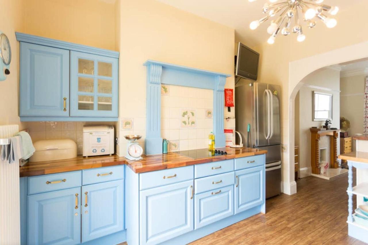 Seaside Retreat In North Bay - With Parking Holiday home