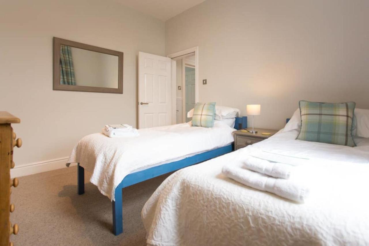 Seaside Retreat In North Bay - With Parking *