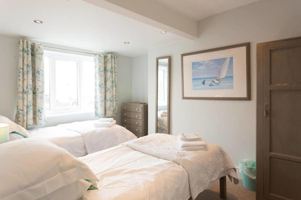 Seaside Retreat In North Bay - With Parking Holiday home *