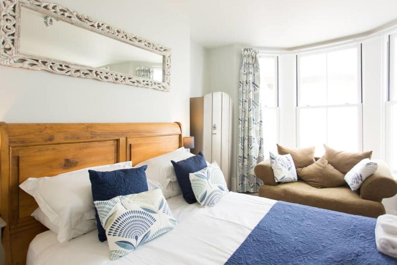 Seaside Retreat In North Bay - With Parking Holiday home