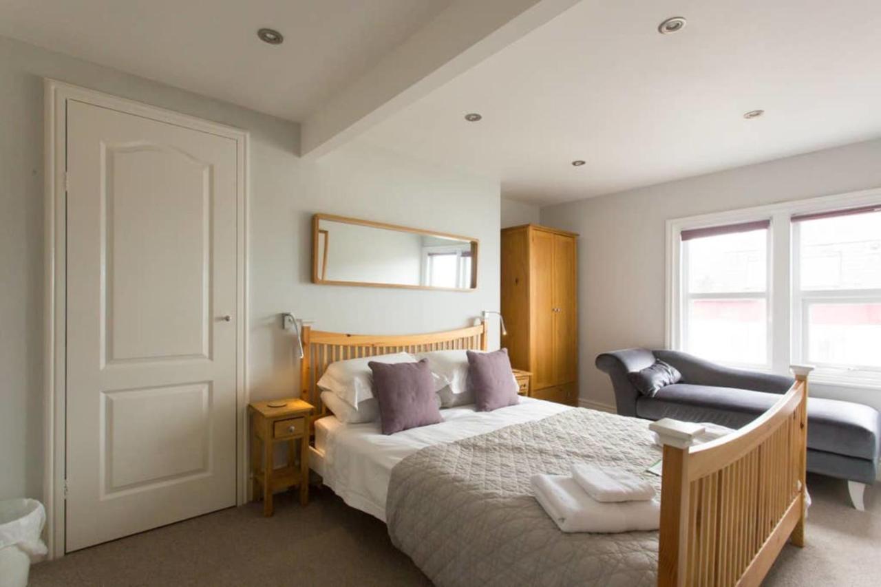 Seaside Retreat In North Bay - With Parking Scarborough