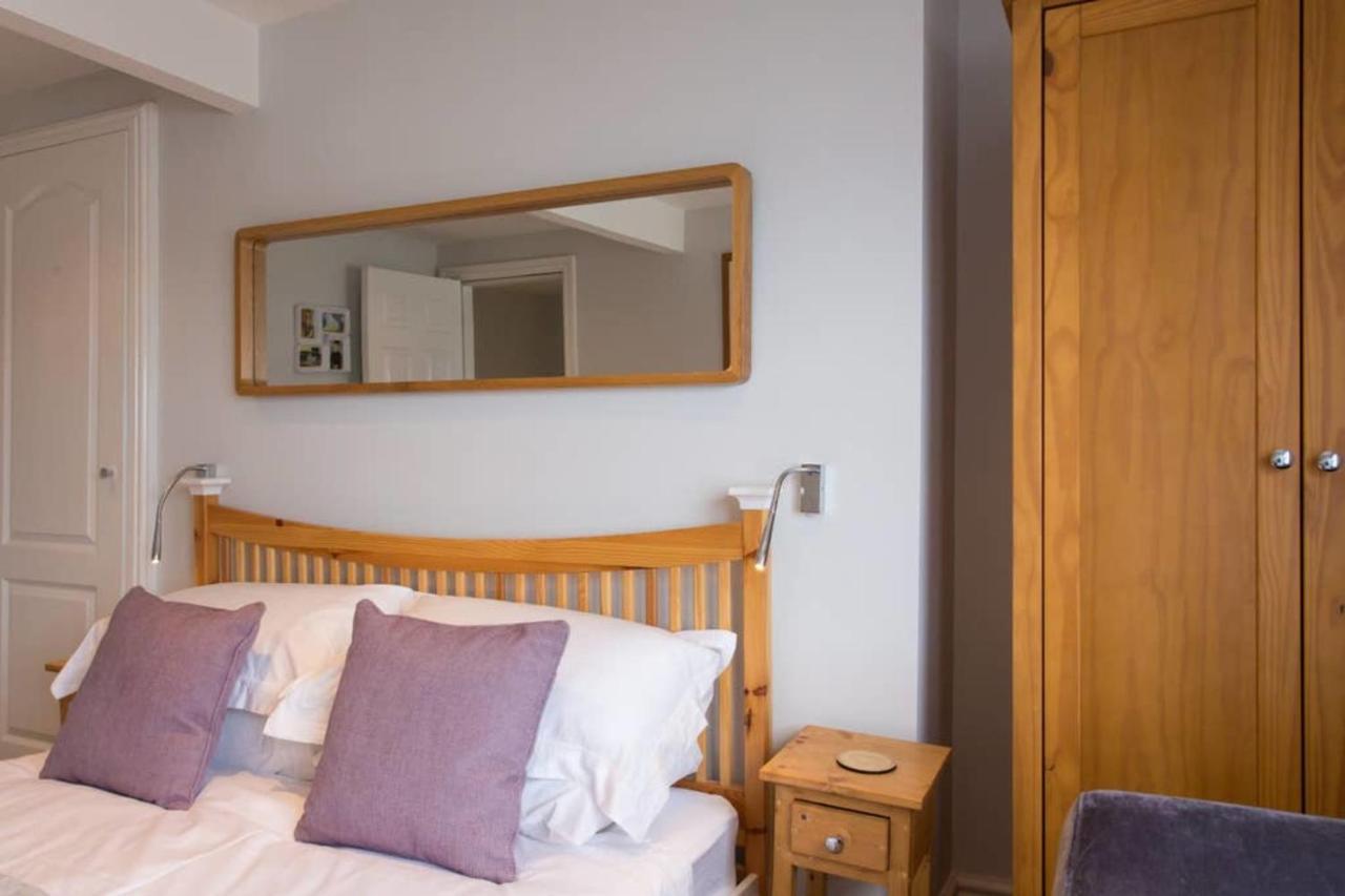 Seaside Retreat In North Bay - With Parking Scarborough
