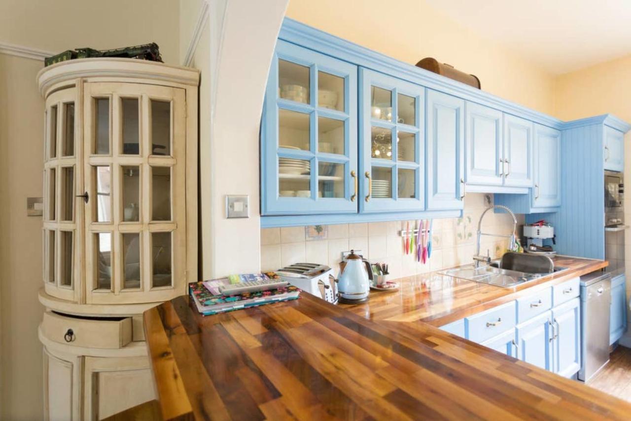 Seaside Retreat In North Bay - With Parking Scarborough