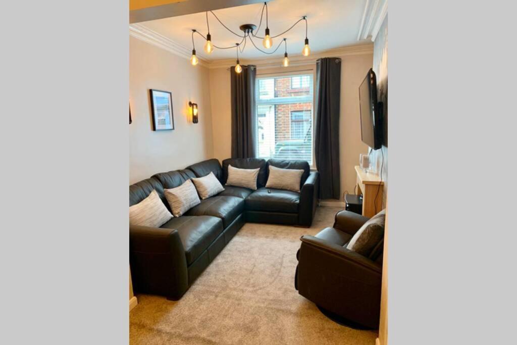 Durham House - Fantastic Location And Great Price In Holiday home Scarborough