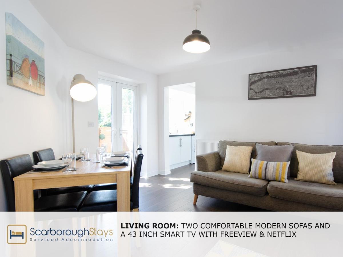 Holiday home Candler - 3 Bedroom Townhouse With Parking - Patio Area & Seating Scarborough