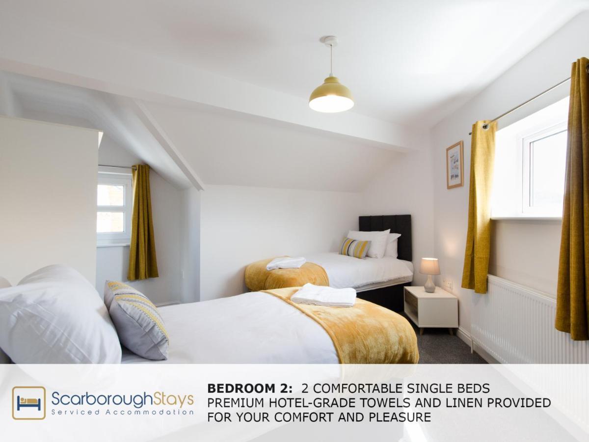 Candler - 3 Bedroom Townhouse With Parking - Patio Area & Seating * Scarborough