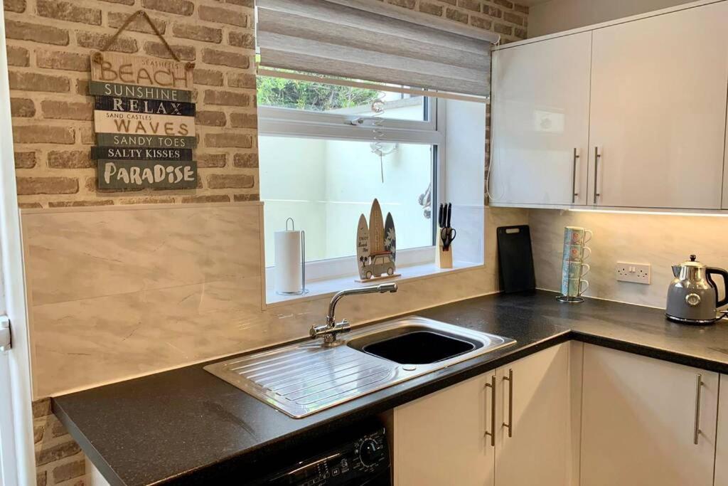 Durham House - Fantastic Location And Great Price In Scarborough