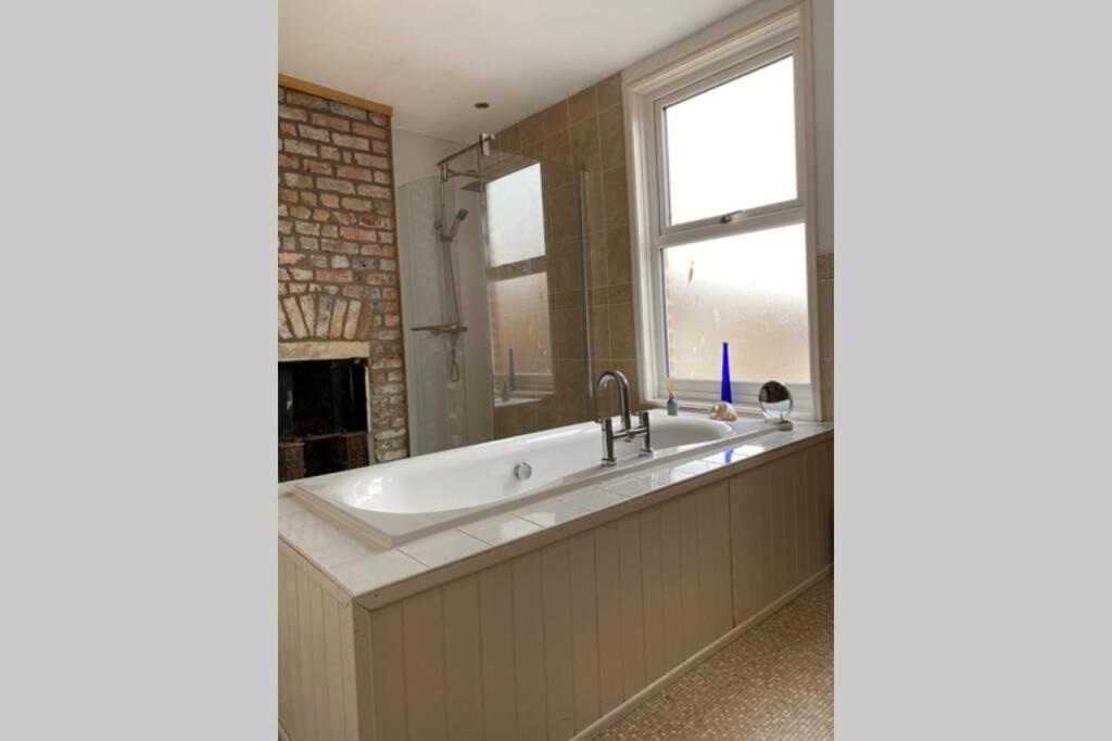 200 Year Old Large Townhouse With Sea Views Scarborough
