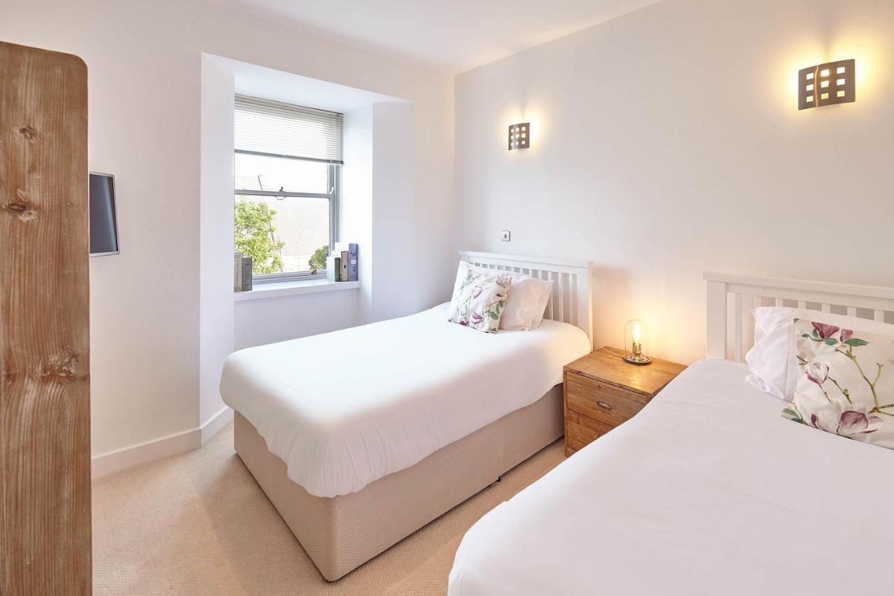 Apartment Host & - Penthouse Pad *