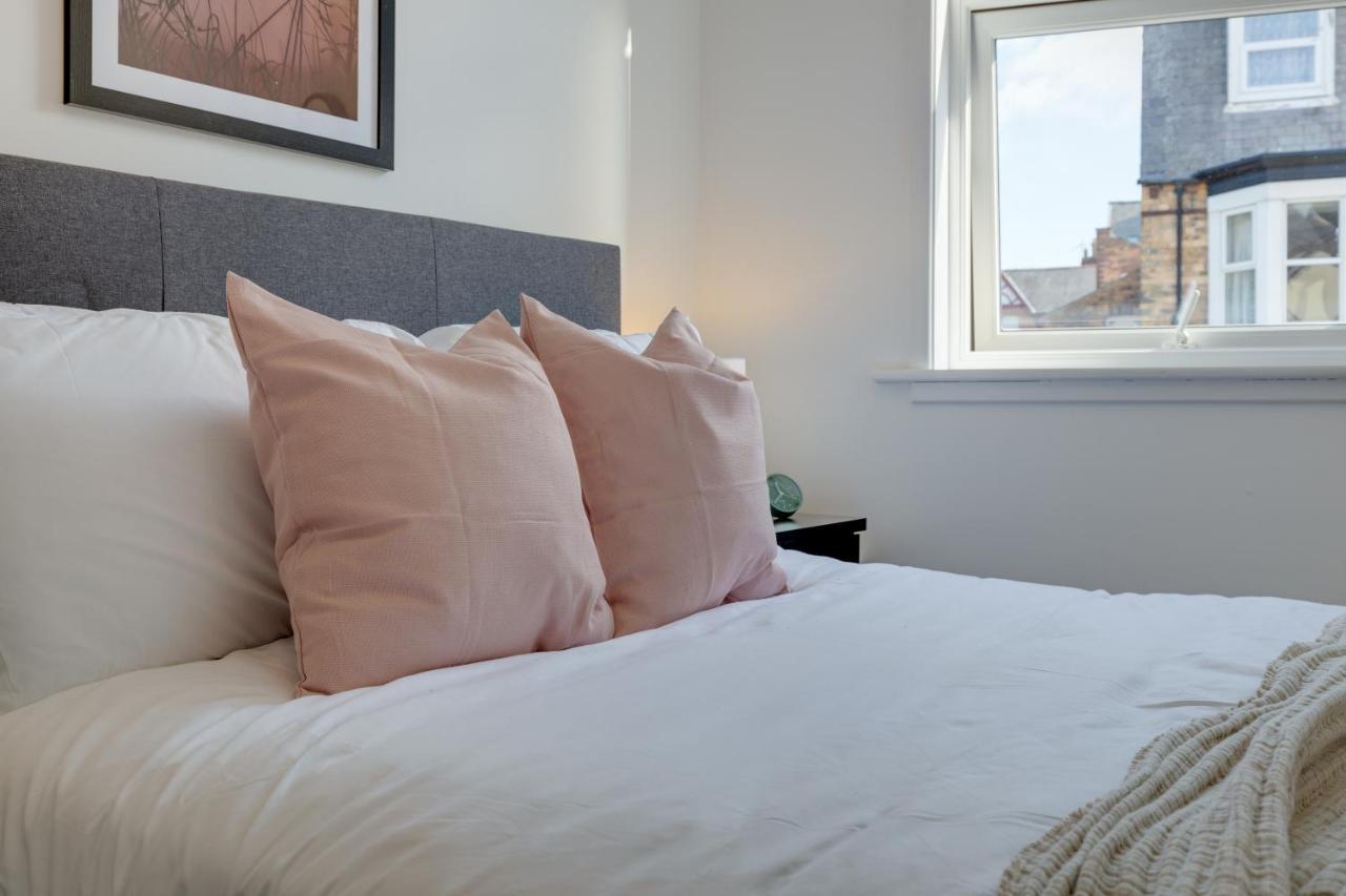 Ultra Luxe 2 Bedroom Near Beach, Centre & Peasholm Park Apartment Scarborough