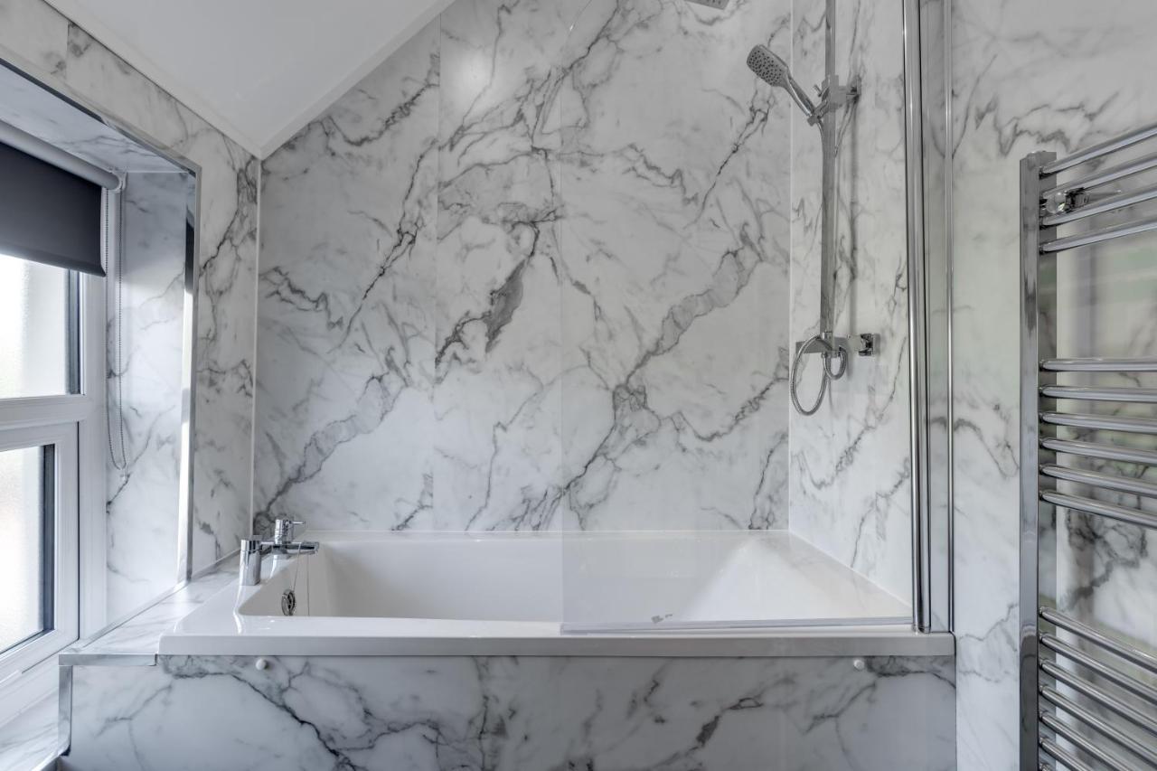 Ultra Luxe 2 Bedroom Near Beach, Centre & Peasholm Park