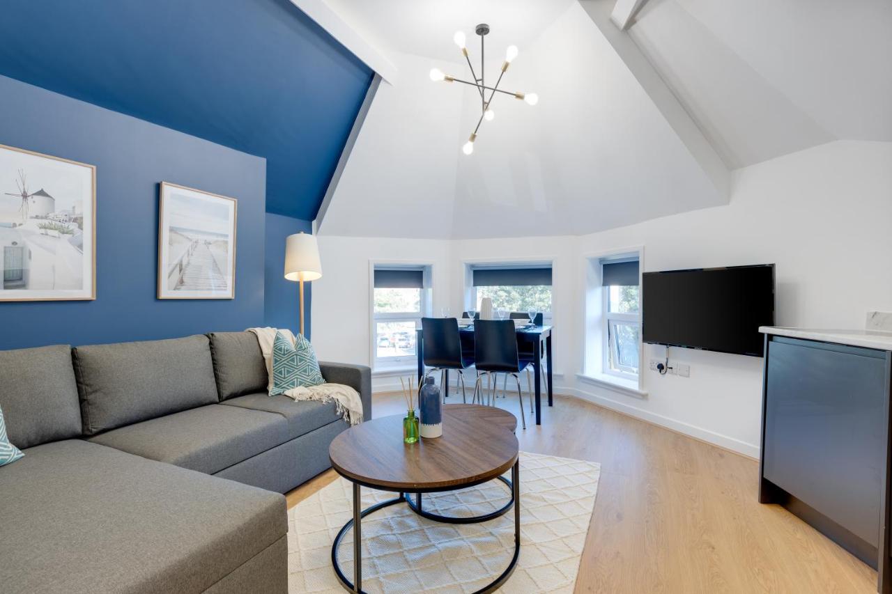 Ultra Luxe 2 Bedroom Near Beach, Centre & Peasholm Park * Scarborough